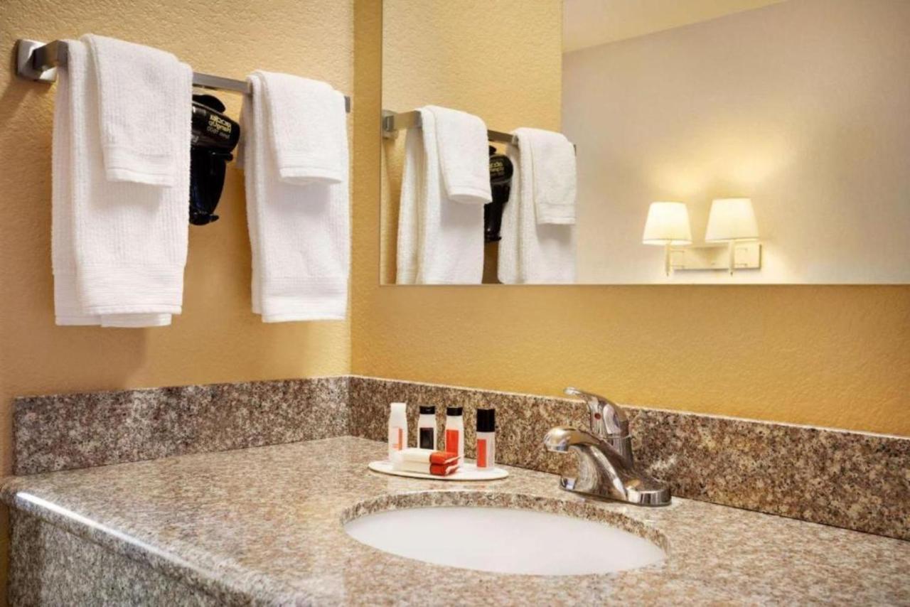 Travelodge By Wyndham Gillette Zewnętrze zdjęcie